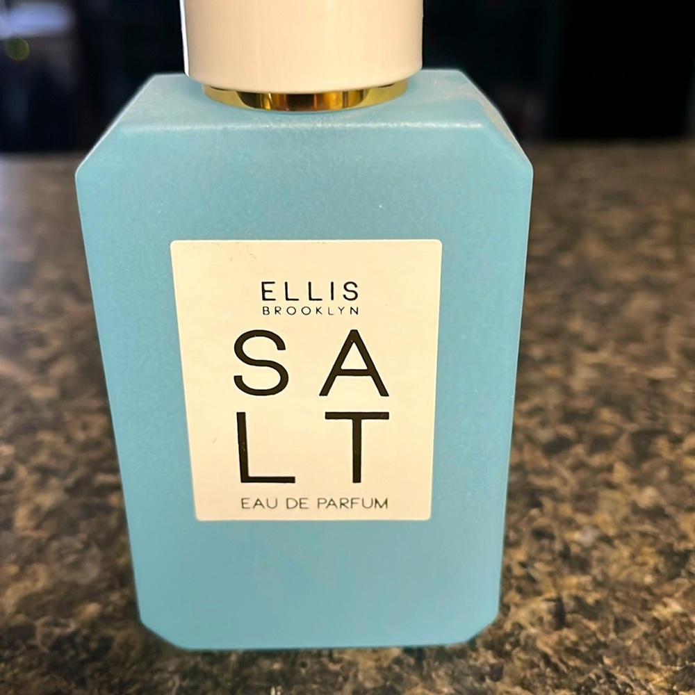 Ellis salt perfume. 1.7 fl oz. Brand new never used. Smells like the beach